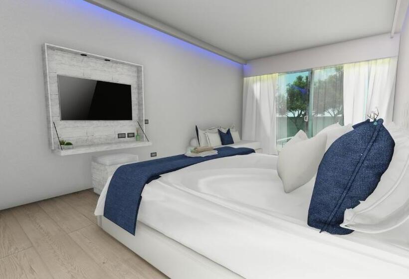 주니어 스위트 풀장 전망, Magique Bleu Suites