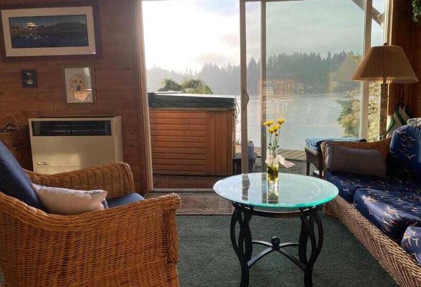 디럭스 스위트, Cottage Lake Bed And Breakfast