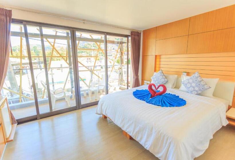디럭스 룸, Room Actually