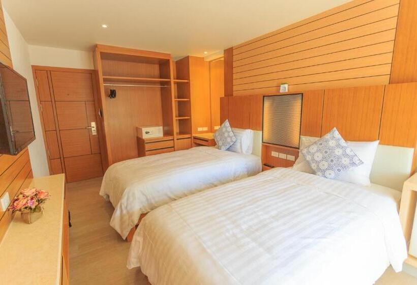 디럭스 룸, Room Actually