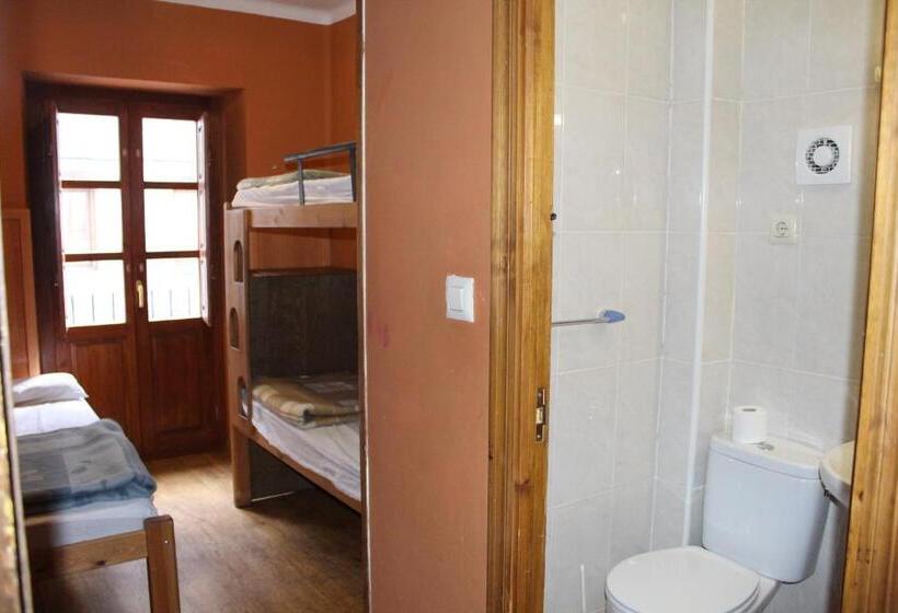 Номер Стандарт Трехместный, Albergue Refugio Sargantana
