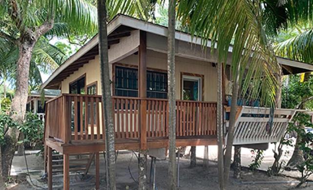 اتاق ساده سه‌ نفره, Coconut Tree West Bay