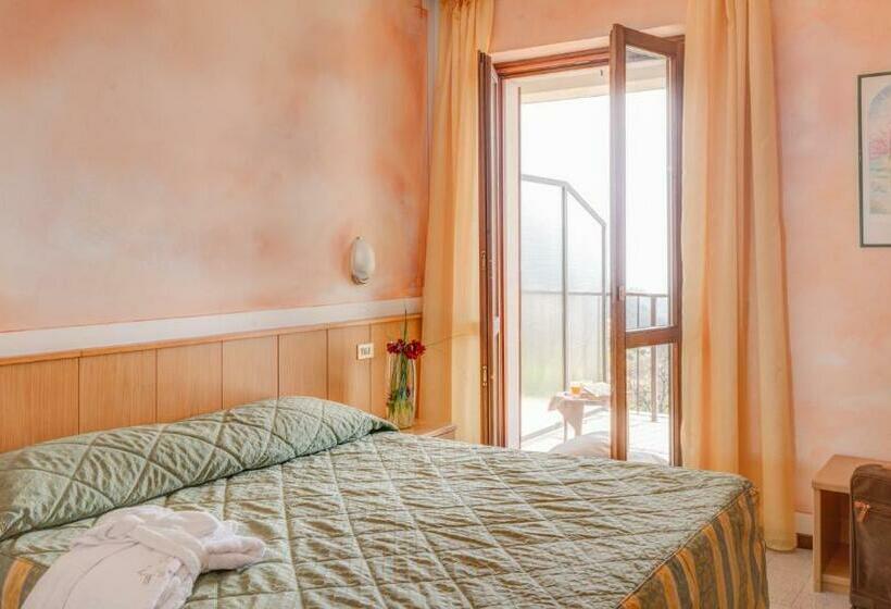 Номер Стандарт, La Fenice E Sole