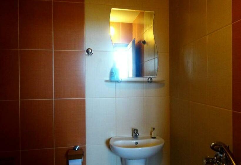 Семейный Номер, Family Hotel Rose
