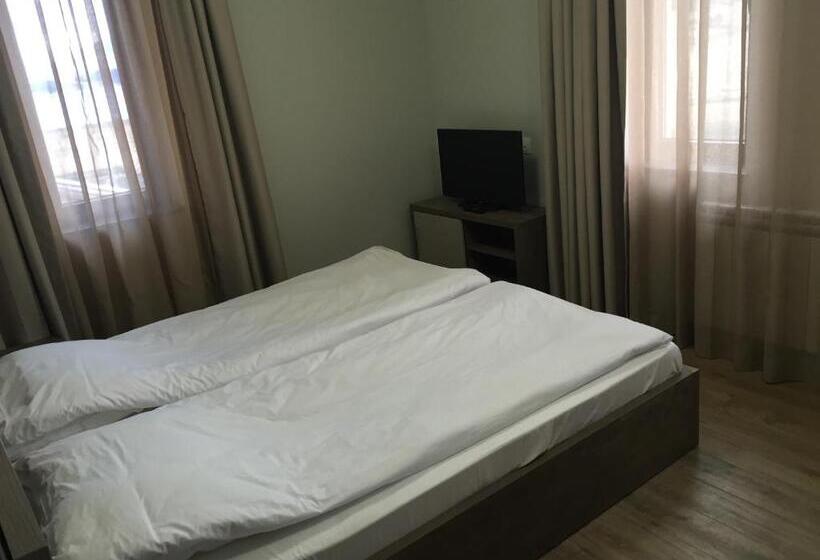 1 Bedroom Apartment Lake View, La Casa
