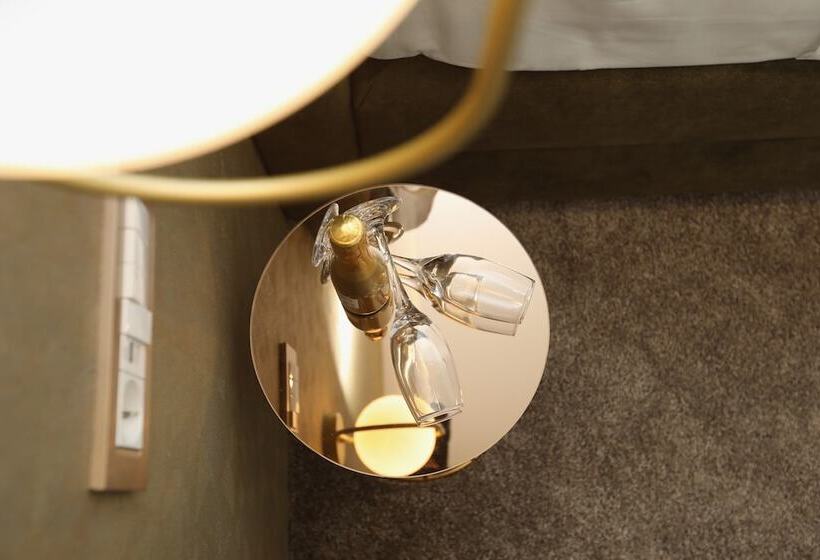 اتاق لوکس با چشم‌انداز دریا, Mape Luxury Rooms