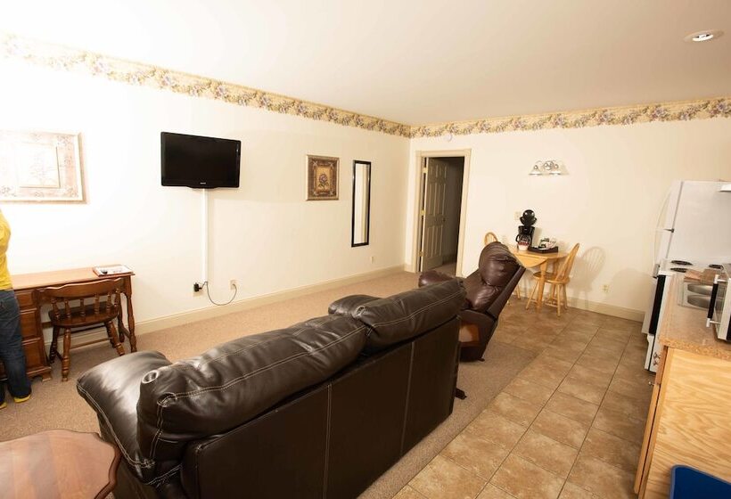 Люкс, Blue Spruce Motel