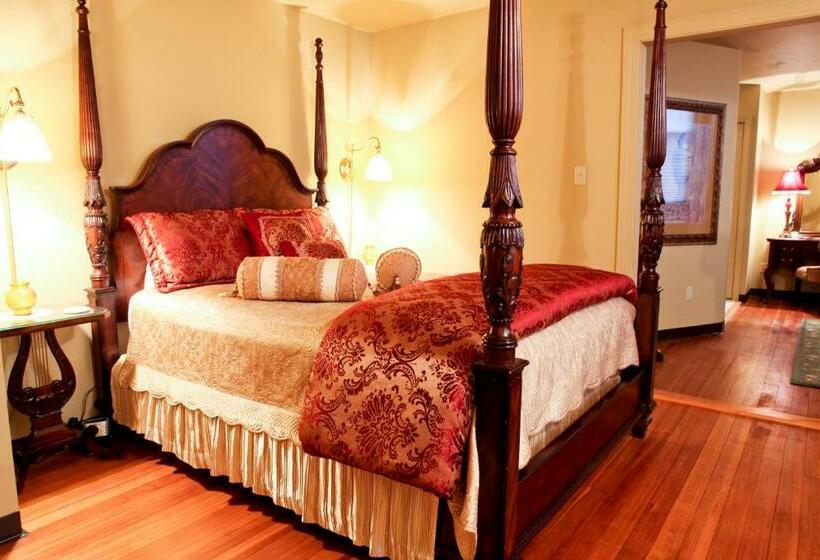 Suite with Hot Tub, Haven By The Sea B&b Inn