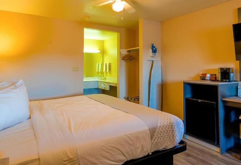 Номер Премиум, Regency Inn & Suites