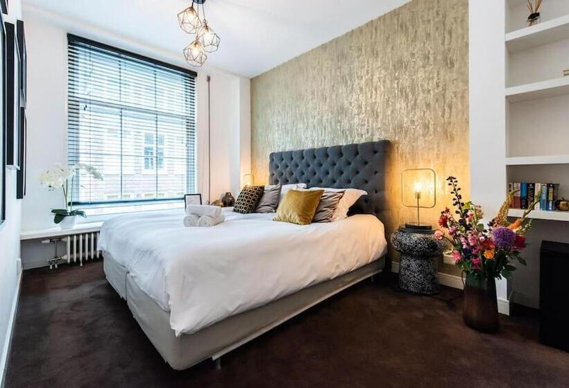 סוויטה, Luxurious Boutique Suite In City Center
