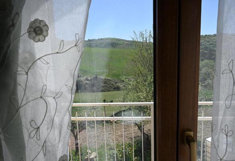 Номер Deluxe, Agribnb Casa Furnaredda