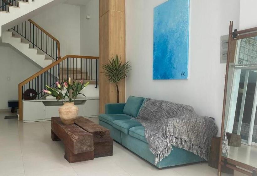 استودیوی استاندارد, Notre Maison 7  Villa