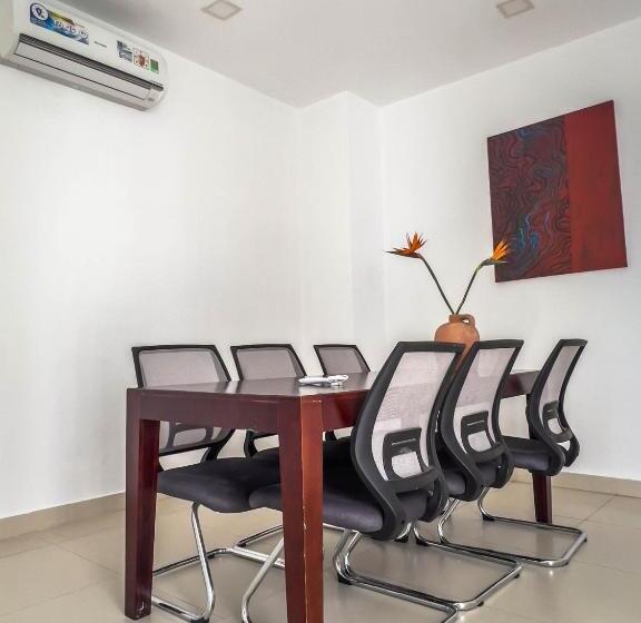 استودیوی استاندارد, Notre Maison 7  Villa