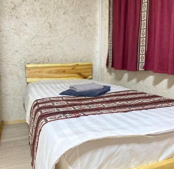 اتاق استاندارد سه تخته با بالکن, Svetlaya Polyana