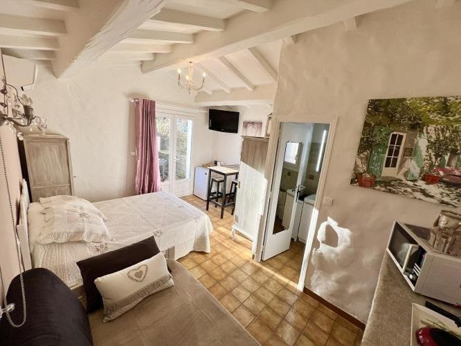 Номер Стандарт Трехместный, La Bastide Du Levant A 50m De La Plage