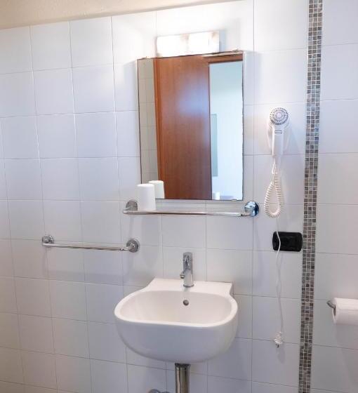 スタンダードトリプルルーム, Bagno Lunezia