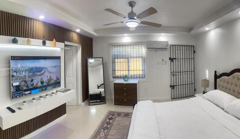 اتاق استاندارد, Richmond Hartland Suite