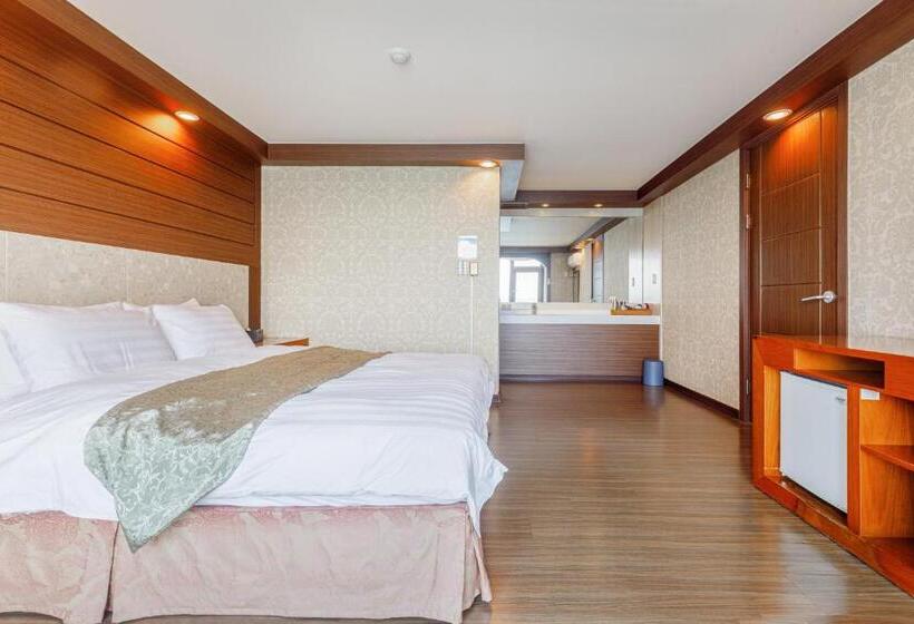 4인용 스탠다드 룸, Taean Beach Resort Pension