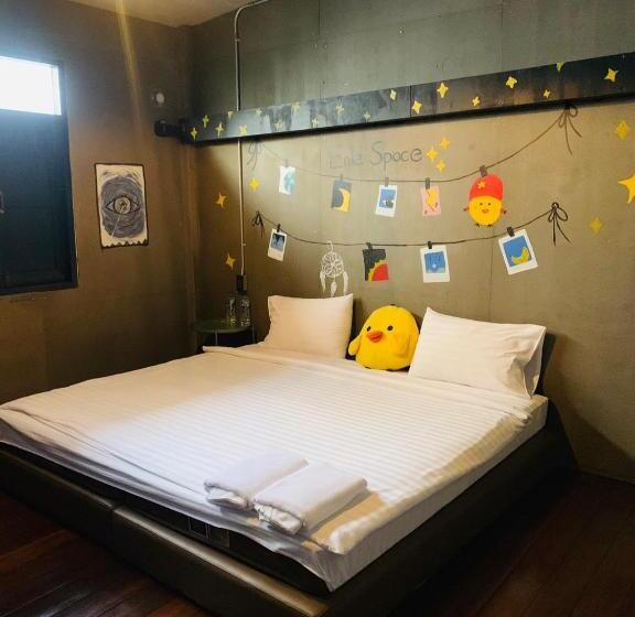 اتاق استاندارد با سرویس بهداشتی مشترک, Enterspace Chinatown