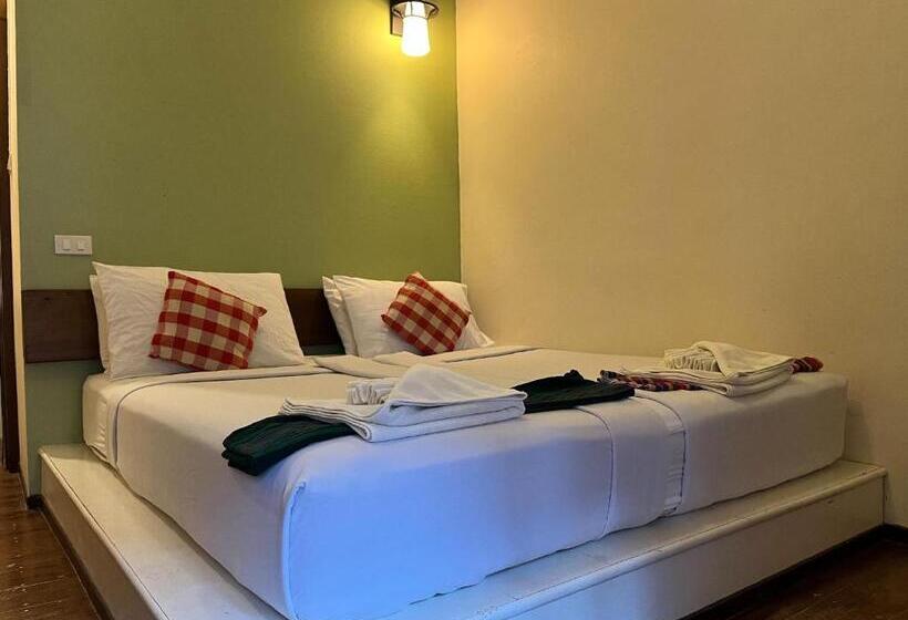 스탠다드 룸, Thanicha Resort Amphawa
