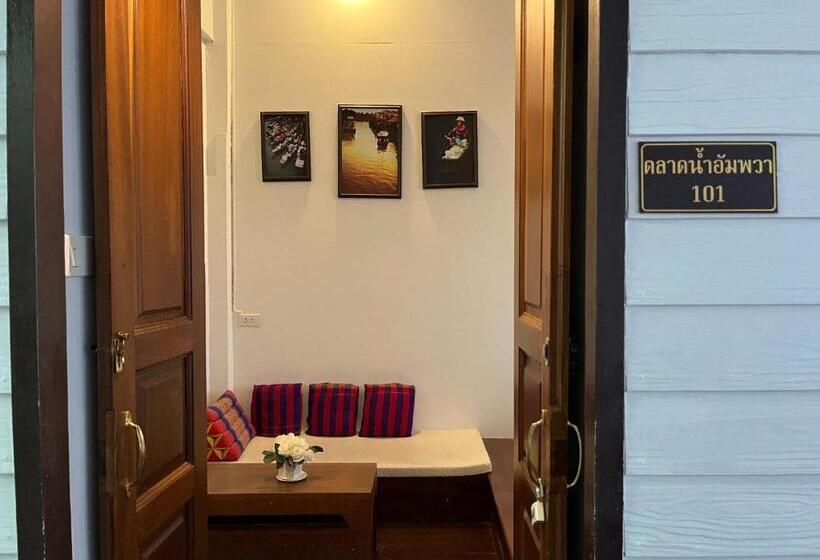디럭스 스위트 킹 침대, Thanicha Resort Amphawa