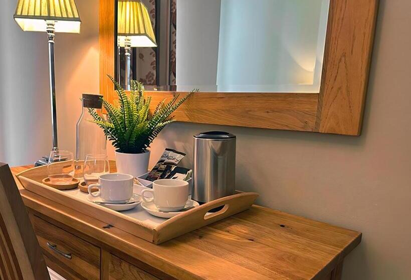 Family Suite, Station Lounge & Rooms