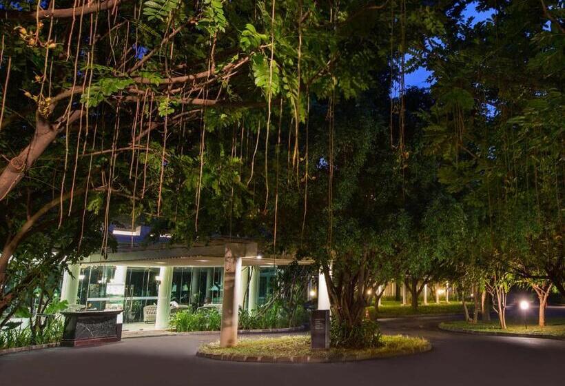 프리미엄 룸 골프 전망, Delonix Hotel Karawang