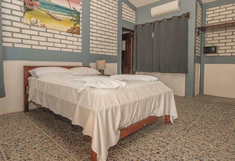 חדר סטנדרט, The Barrel Hostel
