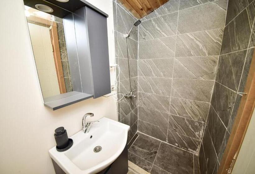 带阳台的三人标准间, Kaş Taş Otel