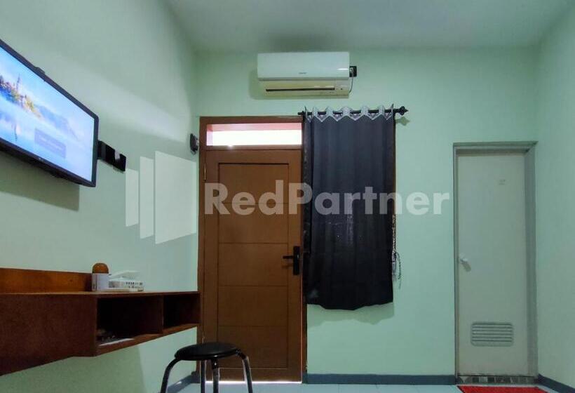 اتاق استاندارد یک نفره, Saijaan Guesthouse Unej Redpartner