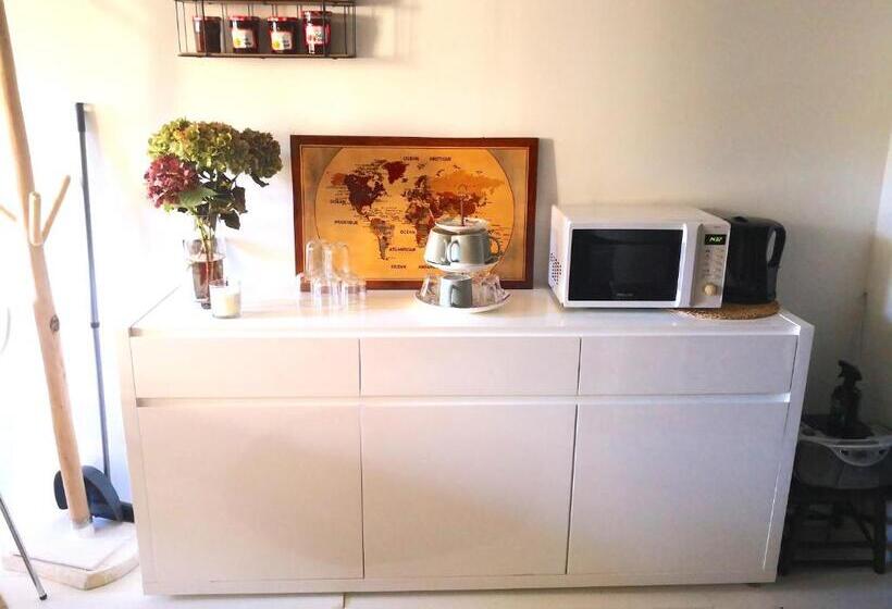 Номер Стандарт, Ma Maison Est La Vôtre