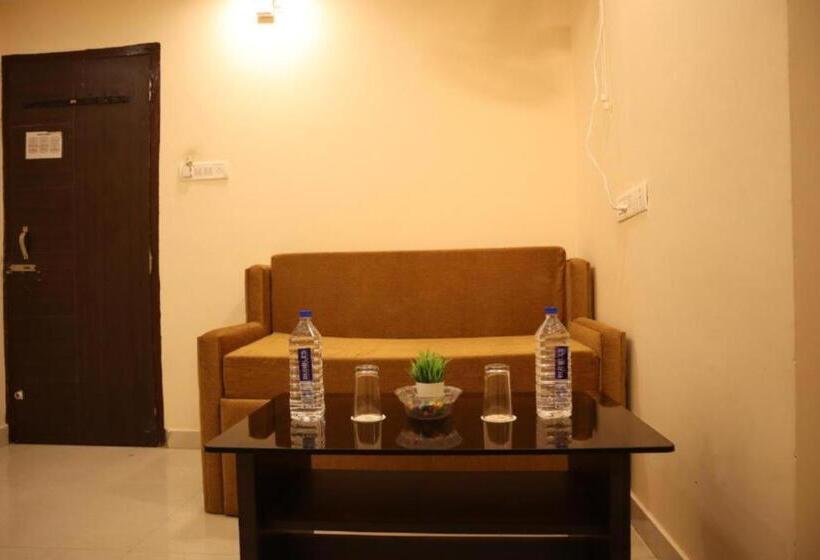 Номер Deluxe, Grand Resort Puri   Swimming Pool And Garden, Near Sea Beach And Temple Fully Air Conditioned