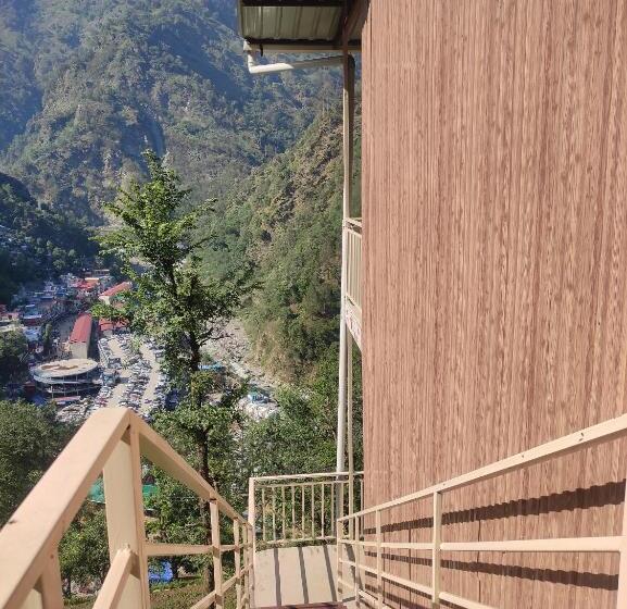 4인용 스탠다드 룸, Narayan Valley Resort