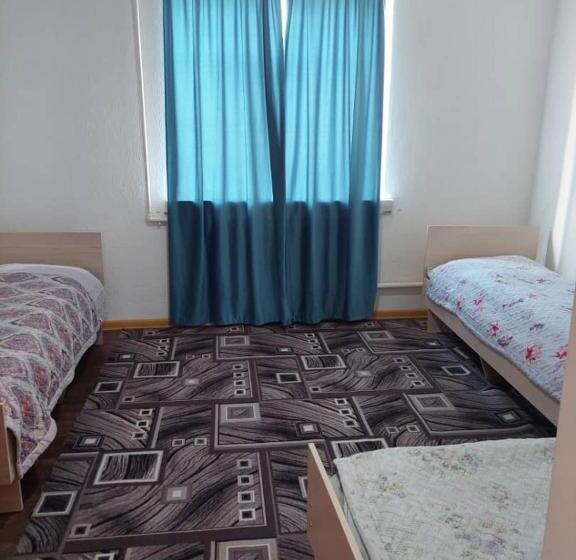 اتاق استاندارد سه نفره, Green Forest Guest House