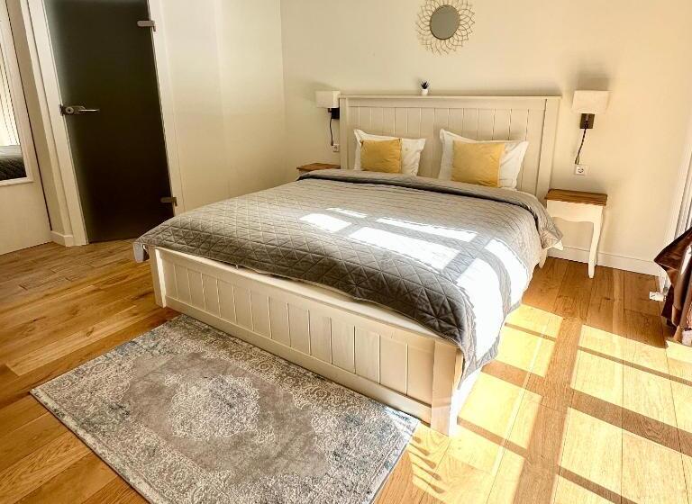 Номер Стандарт Вид на Горы, Experiential Lodge Rooms