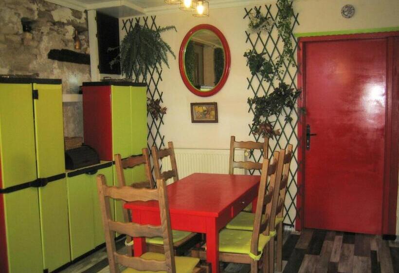 Дом 4 Спальни, Gîte Et Grange à Jeux Du Bonhomme Bouton