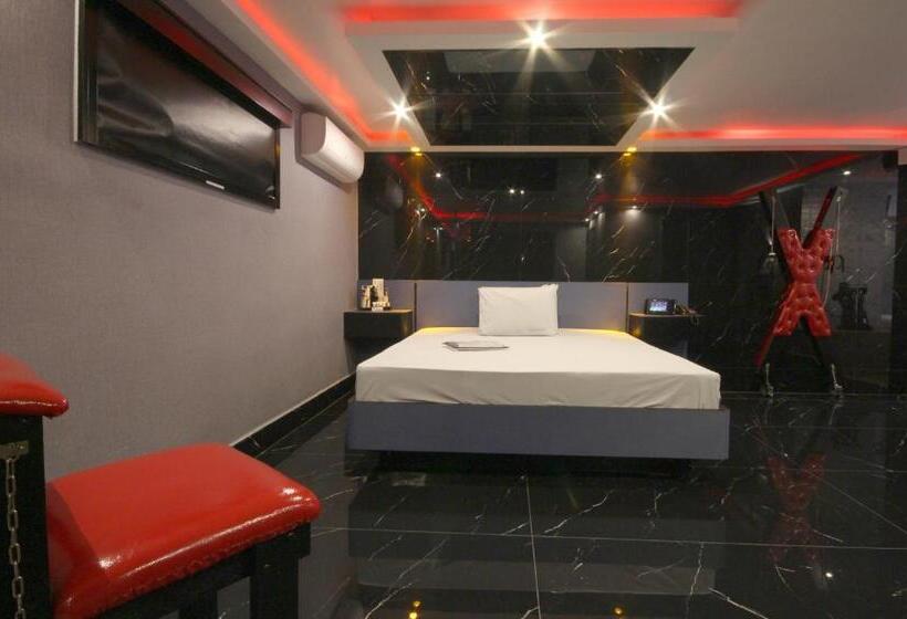 سوئیت پرزیدنت, Euphoria Motel