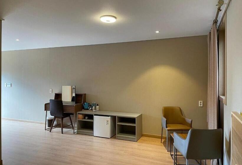 Номер Стандарт, Jeju Sanlok2 Pension