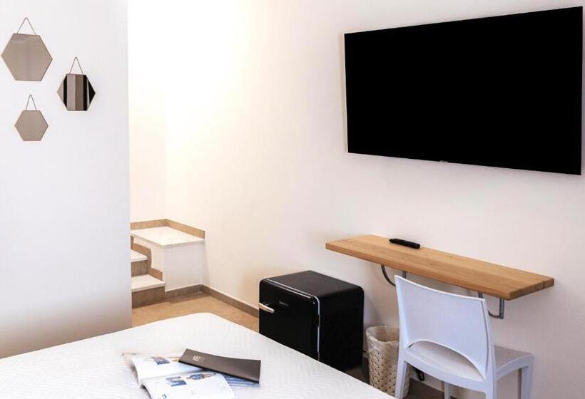 Номер Deluxe, Art Boutique Rooms