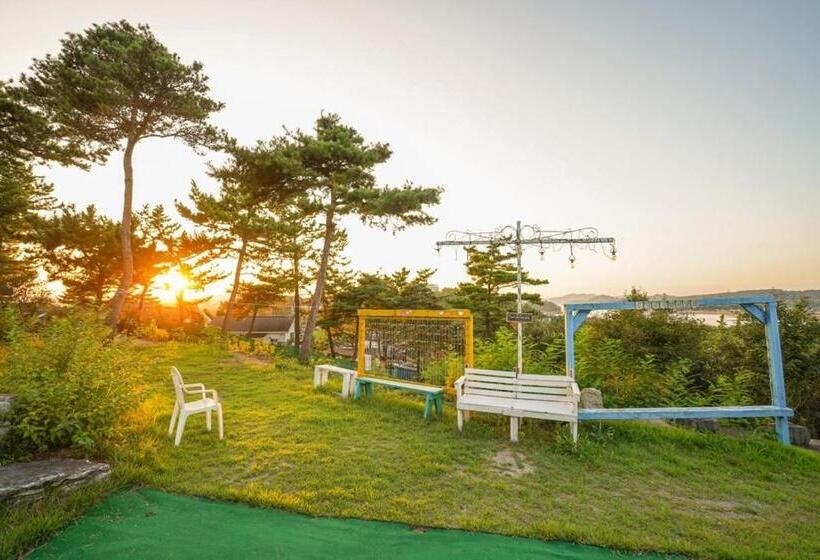 4인용 스탠다드 룸, Taean Haeyang Jungwon Pension