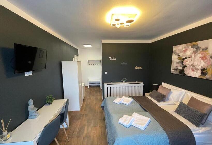 Номер Стандарт с Балконом, Vila Salzburg