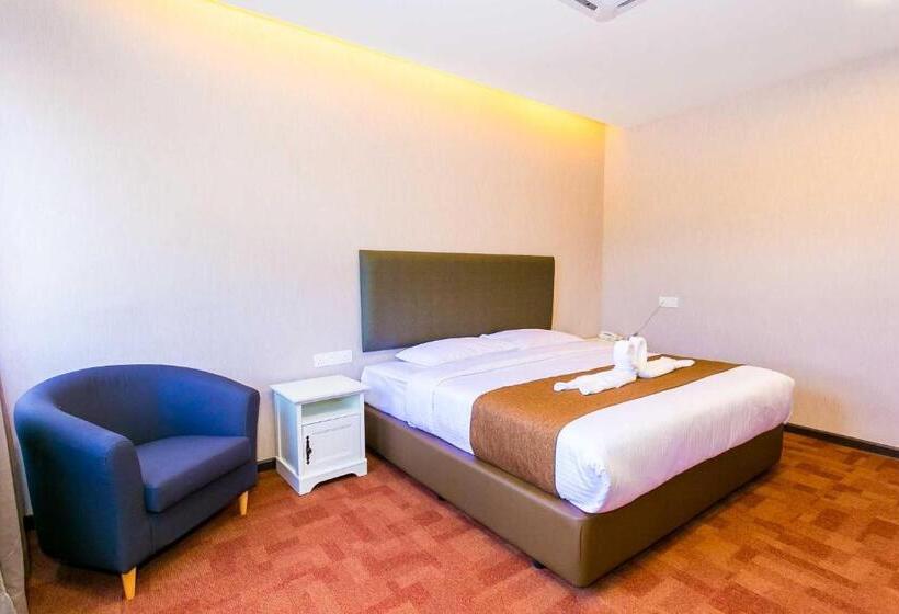 Suite with lake view, Icon Hotel Segamat