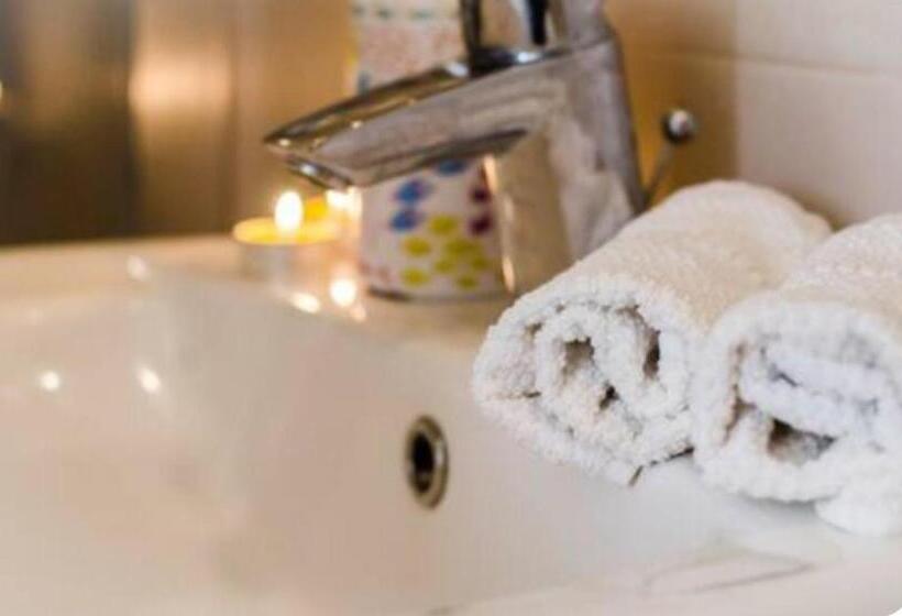 استودیوی استاندارد, Stylish Accommodation In Sliema Exiles