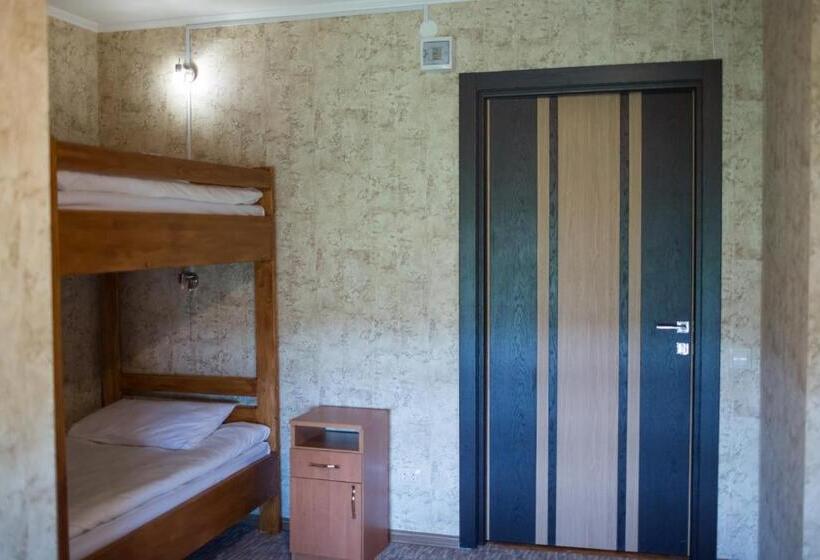 Четырехместный Номер Стандарт, & Restaurant Complex Hap Ok