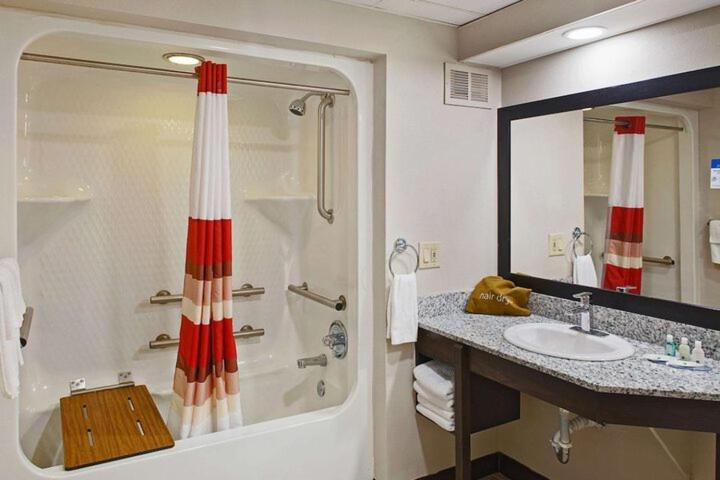 Номер Deluxe Адаптированный для Инвалидов, Bentonville Ozark Oasis