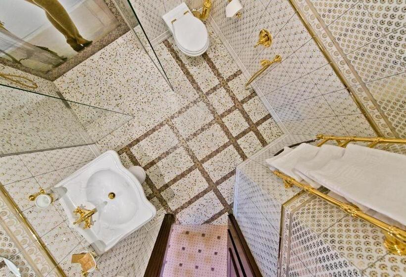 سوییت جونیور, Aqua Center Apartments