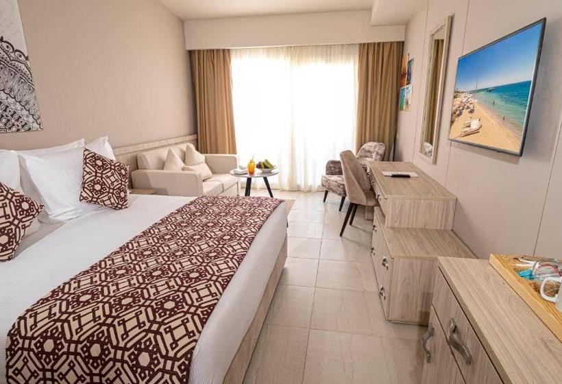 اتاق سوپریور با چشم‌انداز باغ, Amarina Abu Soma Resort & Aquapark