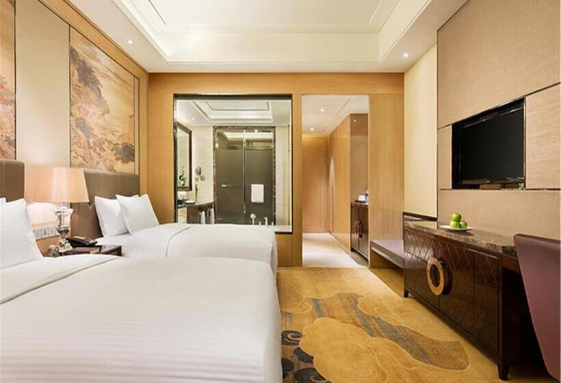 Deluxe room with river view, Wanda Realm Fushun