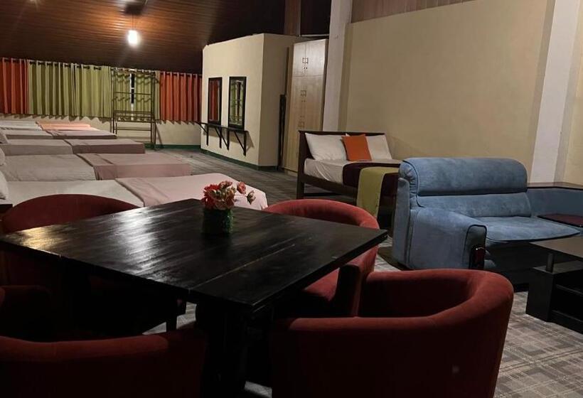 Кровать в Общей Комнате, Hill Cool Hotel & Restaurant