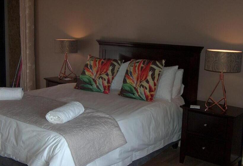 Номер Superior, The Courtyard Guest House